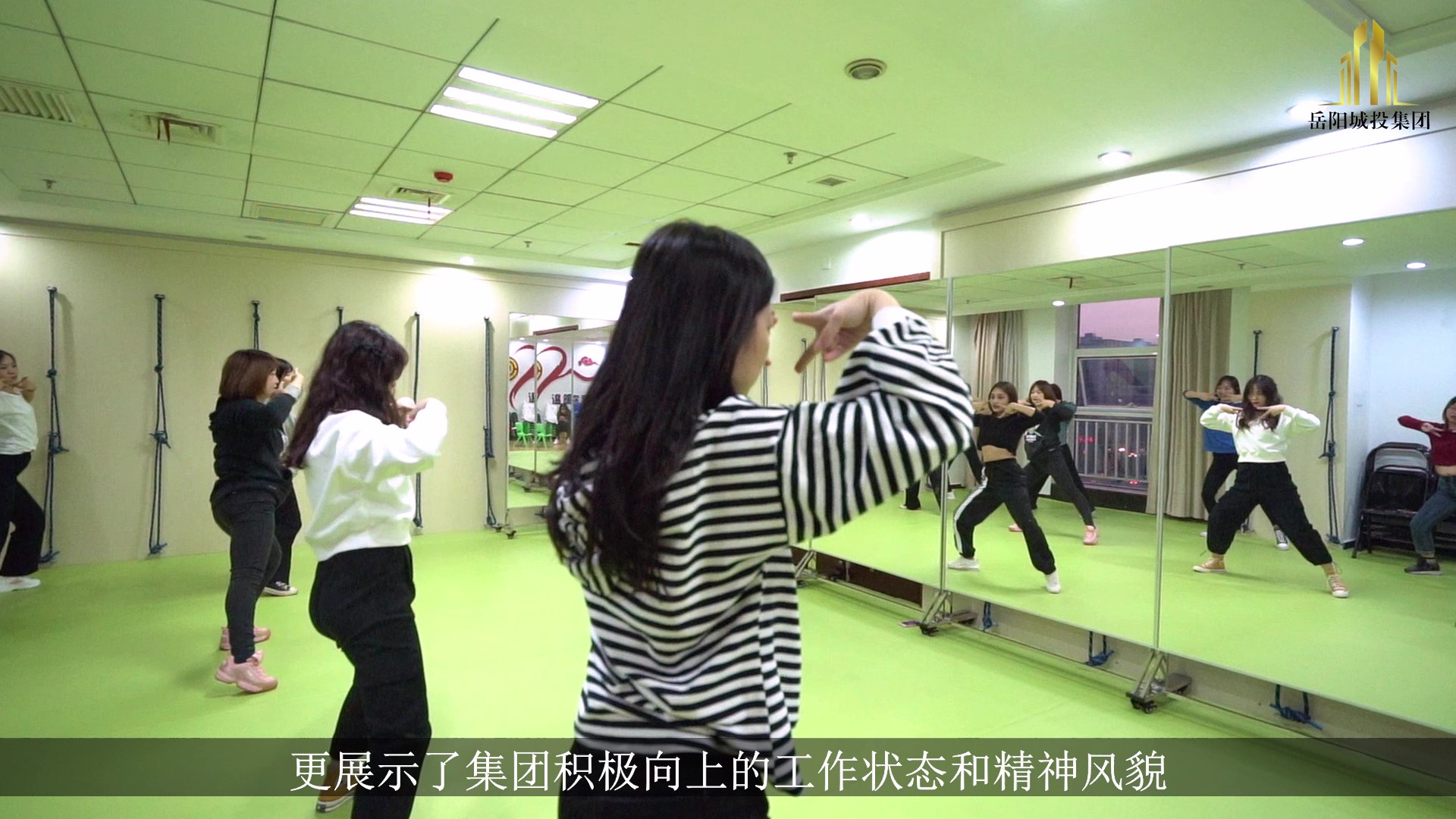 11.12工會(huì)舞蹈活動(dòng)_Moment.jpg 11.12工會(huì)舞蹈活動(dòng)_Moment.jpg